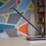 Lampka biurkowa z ładowarką bezprzewodową
